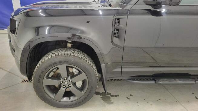 Land Rover Defender 2024