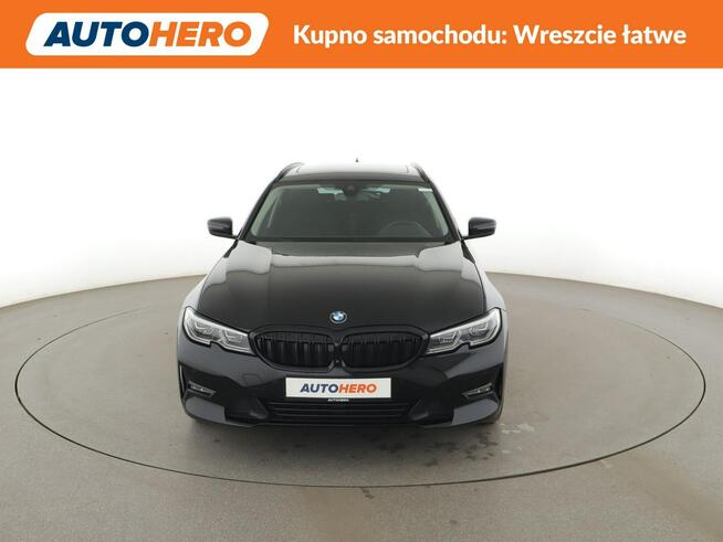 PHEV 330e automat navi grzane fotele LiveCockpit HUD PDC-kamera LED