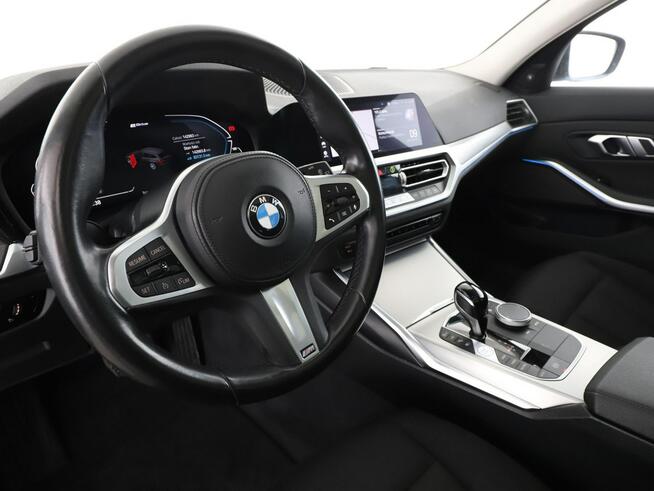 PHEV 330e automat navi grzane fotele LiveCockpit HUD PDC-kamera LED