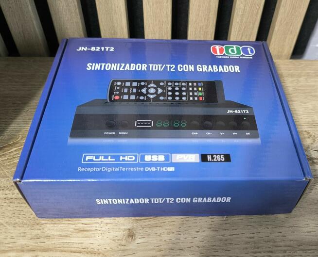 22 Cali Telewizor Sharp LED + Dekoder DVB-T2 Hevc + Kabel Hd