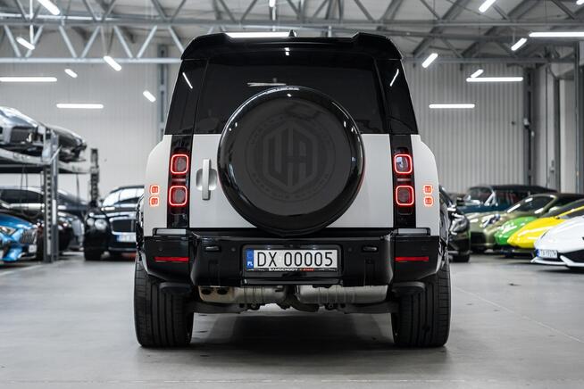 Land Rover Defender 2024