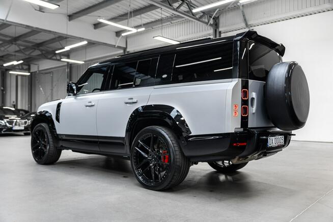 Land Rover Defender 2024