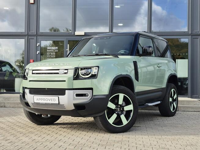 Land Rover Defender 2023