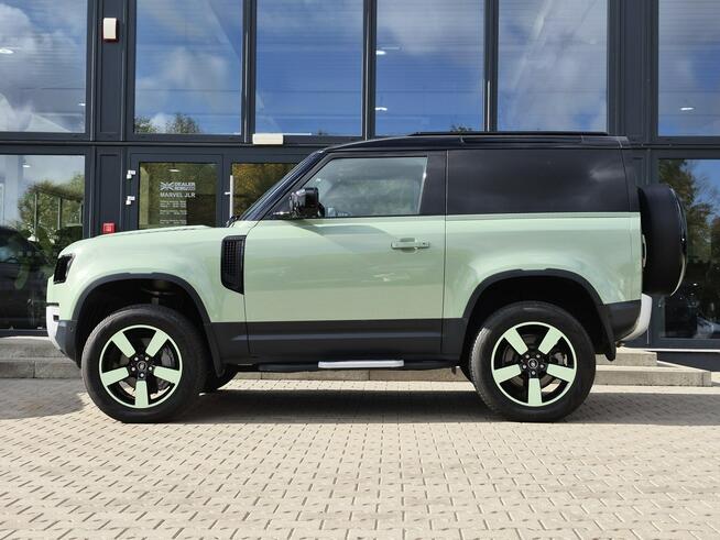 Land Rover Defender 2023