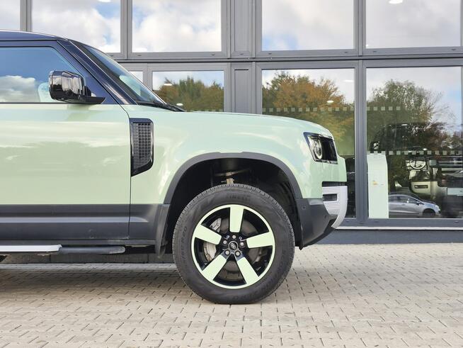 Land Rover Defender 2023