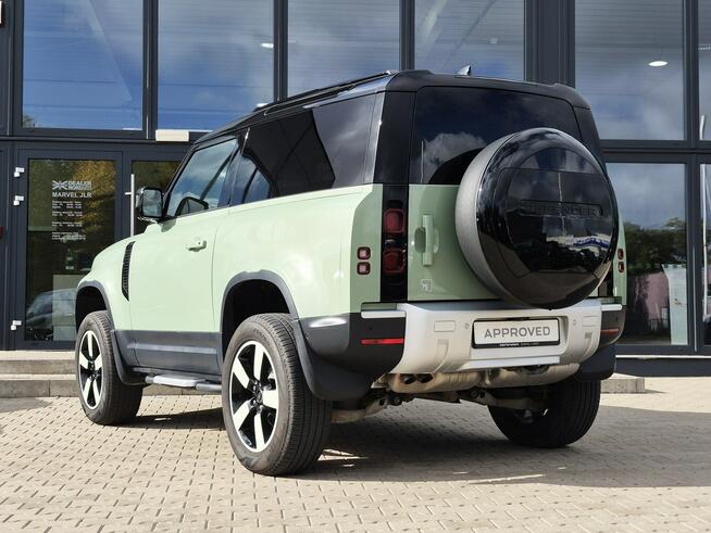 Land Rover Defender 2023