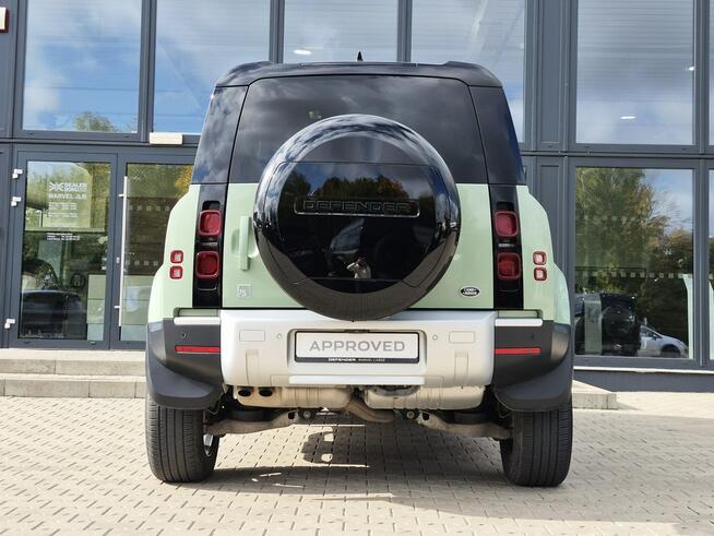 Land Rover Defender 2023