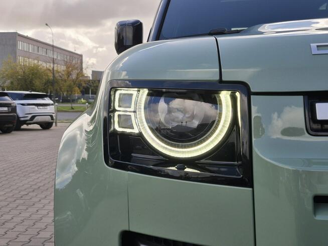Land Rover Defender 2023