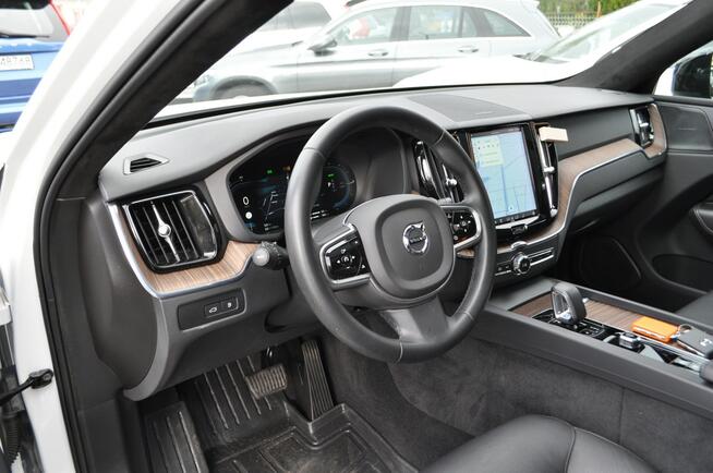 VOLVO XC60 T8 AWD 45 tys km HarmanKardon Panorama Plug-In