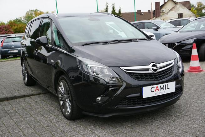 Opel Zafira 7 osobowy, zarejestrowany, ubezpieczony, I rej. 11 grudzień 2015 r.