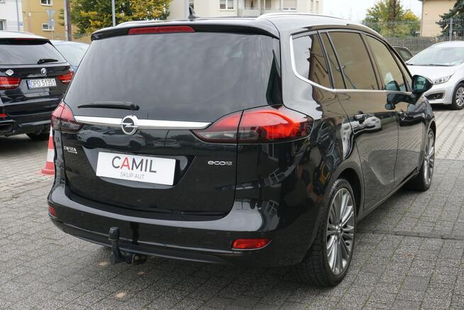 Opel Zafira 7 osobowy, zarejestrowany, ubezpieczony, I rej. 11 grudzień 2015 r.