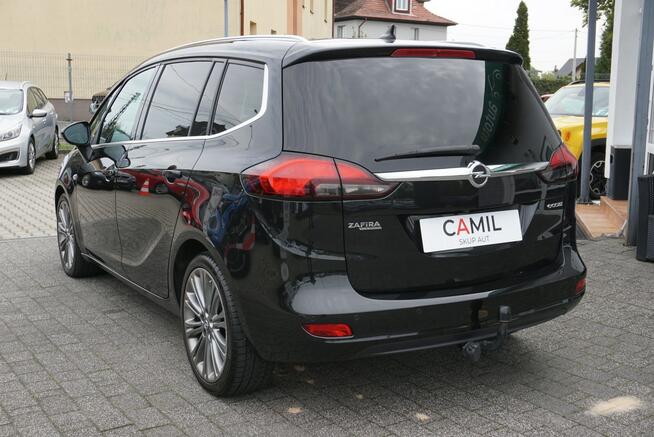 Opel Zafira 7 osobowy, zarejestrowany, ubezpieczony, I rej. 11 grudzień 2015 r.