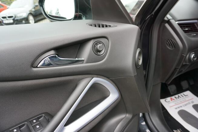 Opel Zafira 7 osobowy, zarejestrowany, ubezpieczony, I rej. 11 grudzień 2015 r.