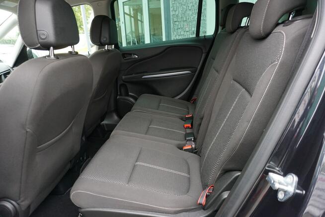 Opel Zafira 7 osobowy, zarejestrowany, ubezpieczony, I rej. 11 grudzień 2015 r.