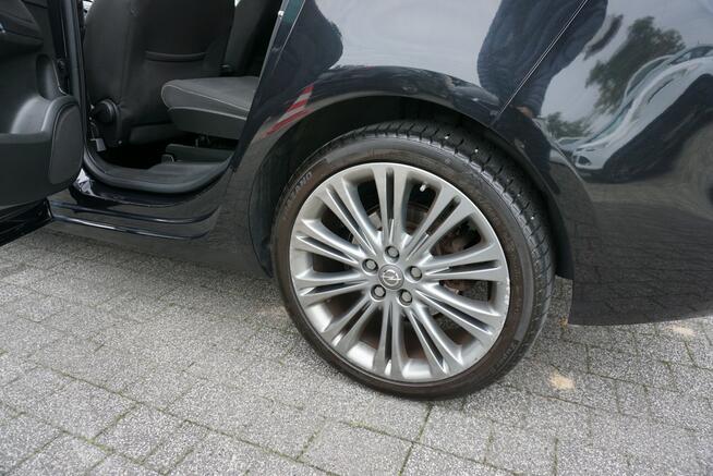 Opel Zafira 7 osobowy, zarejestrowany, ubezpieczony, I rej. 11 grudzień 2015 r.