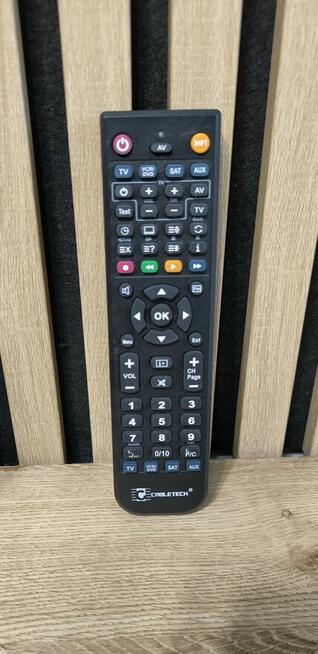 22 Cali Telewizor Sharp LED + Dekoder DVB-T2 Hevc + Kabel Hd