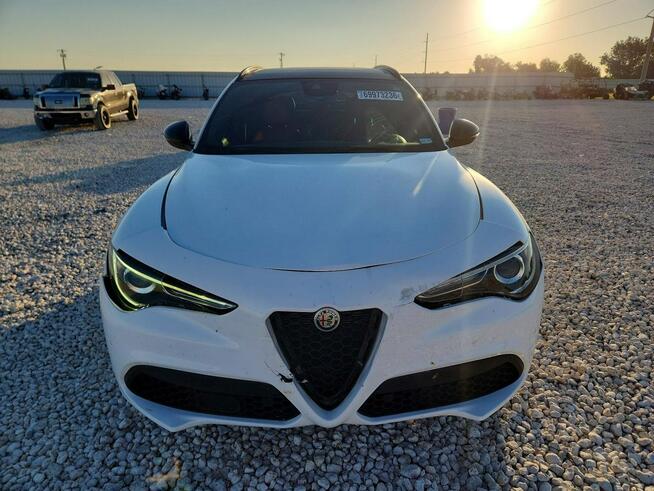 Alfa Romeo Stelvio 2021