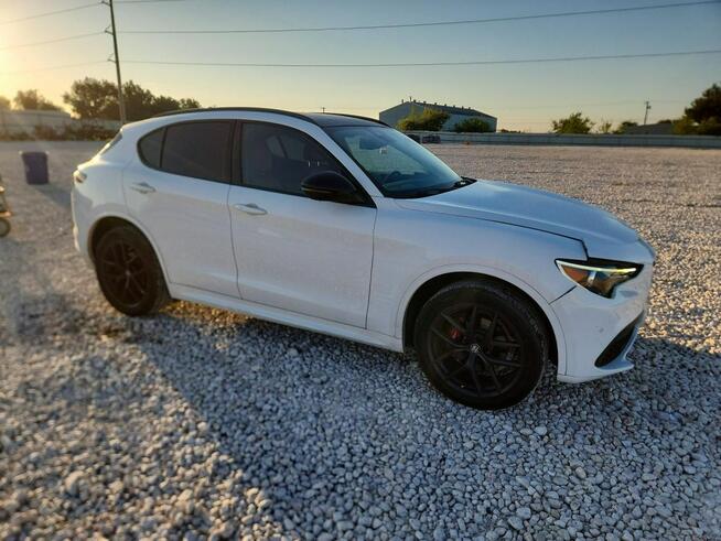 Alfa Romeo Stelvio 2021