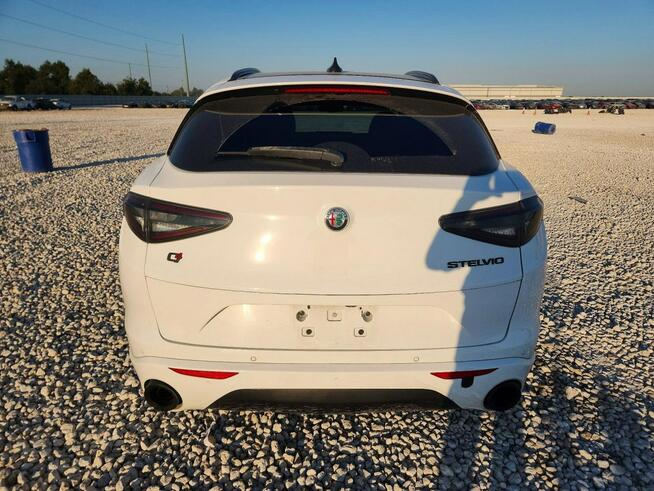 Alfa Romeo Stelvio 2021