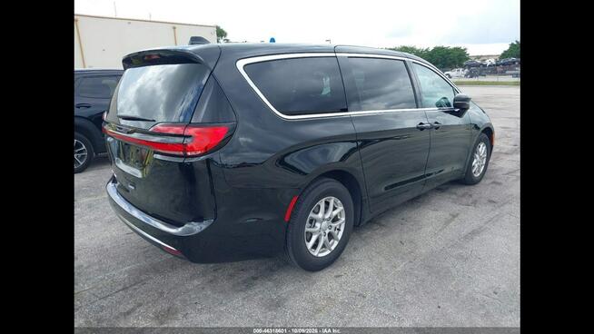 Chrysler Pacifica 2027