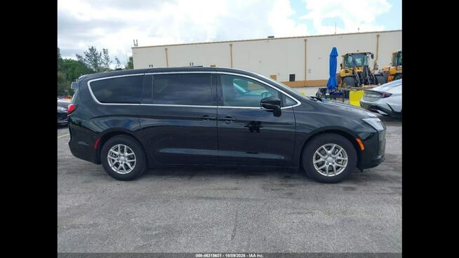 Chrysler Pacifica 2027