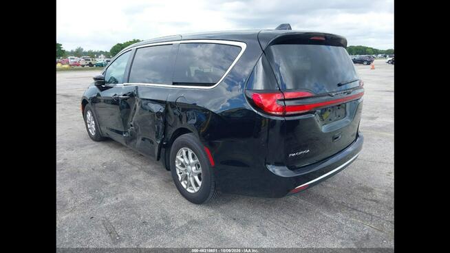 Chrysler Pacifica 2027