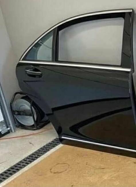 ** Sprzedam Drzwi Tylne Prawa i Lewa strona do Mercedesa S k