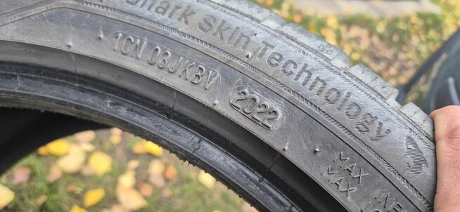 2x zima UNIROYAL WINTER EXpert 225 40 18 XL.7mm.22r