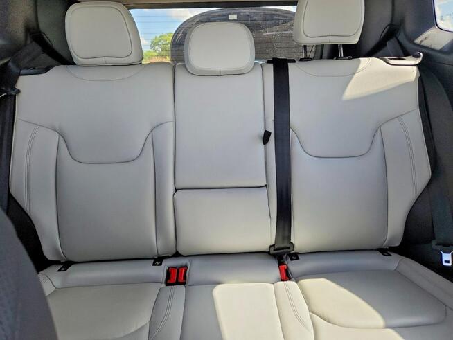 Jeep Renegade LIMITED / AWD / niski przebieg