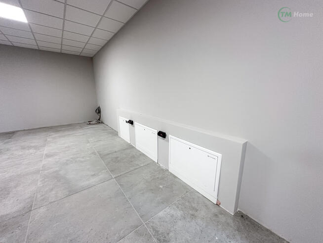 Budynek prod.-handl. z biurami | 1240 m²