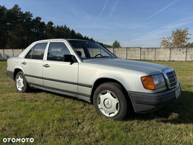 Mercedes-Benz W124
