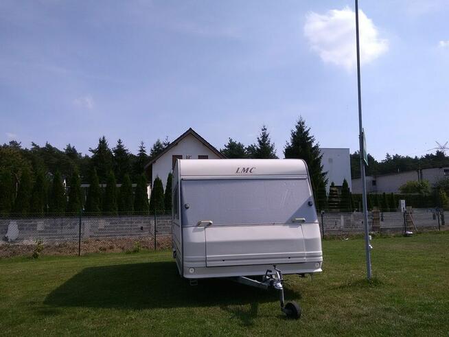 Przyczepa kempingowa LMC LORD MUNSTERLAND 490 - dla 6 osób