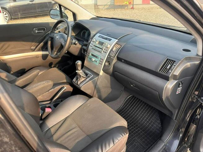 Toyota Corolla Verso 2005