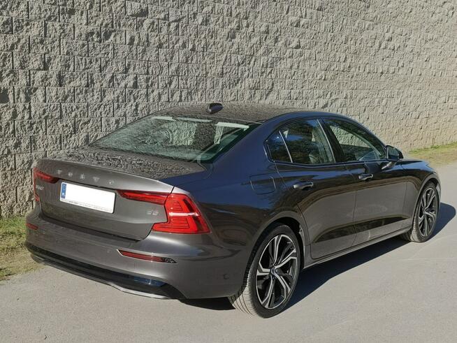 Volvo S60 2023