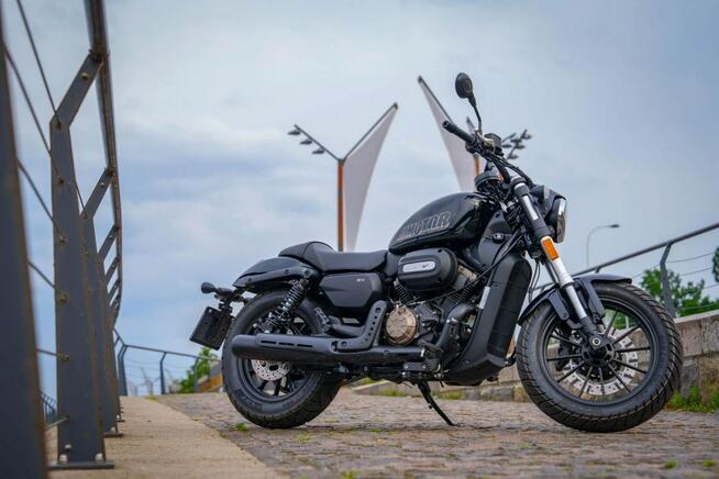 QJMOTOR SRV 125V QJMOTOR SRV12 V2 14KM Chopper Dostawa pod dom Raty 0% Sakwy