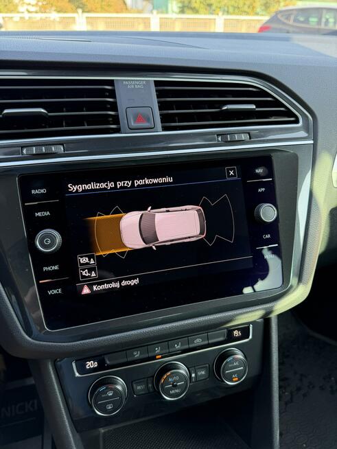 Volkswagen Tiguan 2.0 TDI 150 PS LED NAVI EL HAK EL KLAPA NOWY ROZRZĄD GWARANCJA