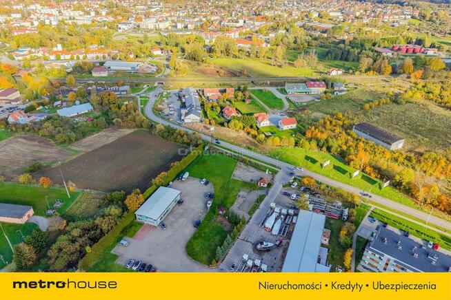 Plac 1400 m² z zapleczem gospodarczym do wynajęcia