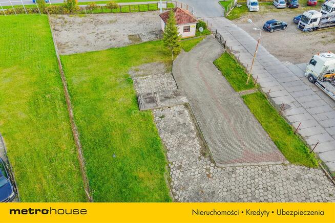Plac 1400 m² z zapleczem gospodarczym do wynajęcia