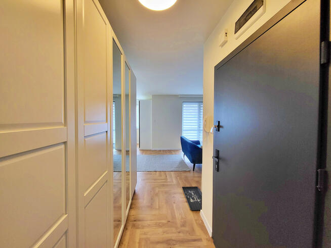 Słoneczna Kawalerka z Klimatyzacją – 39,4 m²
