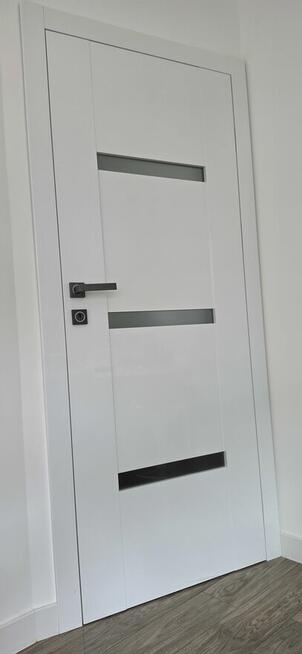 Sprzedam drzwi mdf bianco.