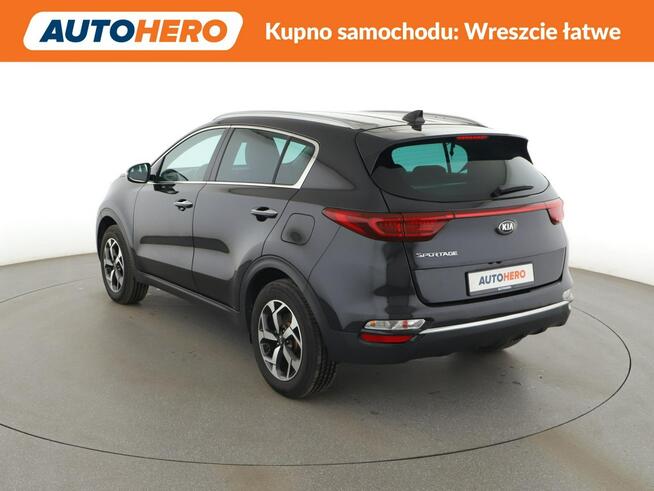 Kia Sportage klima auto full LED navi grzane fotele kamera i czujniki parkowania