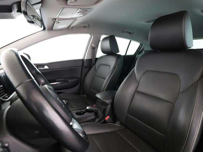 Kia Sportage klima auto full LED navi grzane fotele kamera i czujniki parkowania