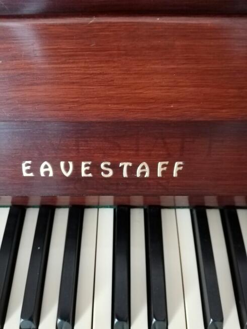 Sprzedam niedrogo prawie nowe pianino Eavestaff