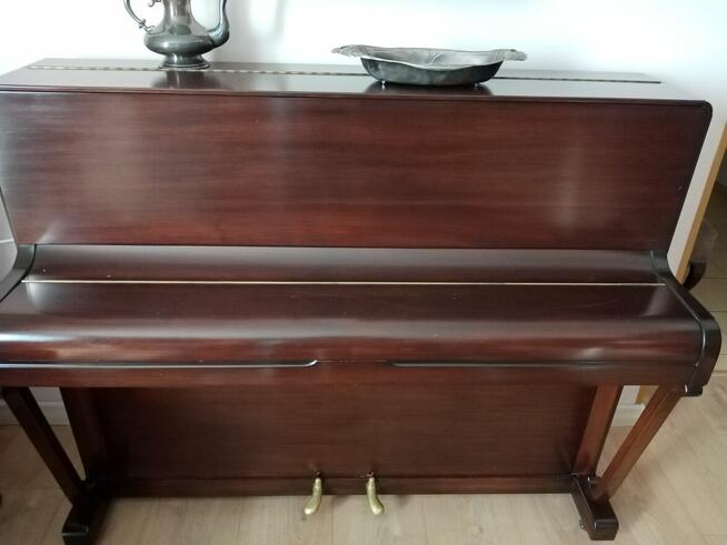 Sprzedam niedrogo prawie nowe pianino Eavestaff