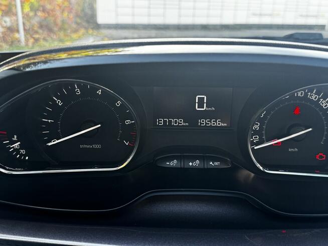 Peugeot 2008 1.6 benz. 120KM