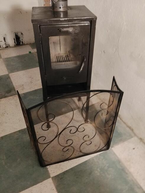 Sprzedam piec kominkowy 7,9 kw
