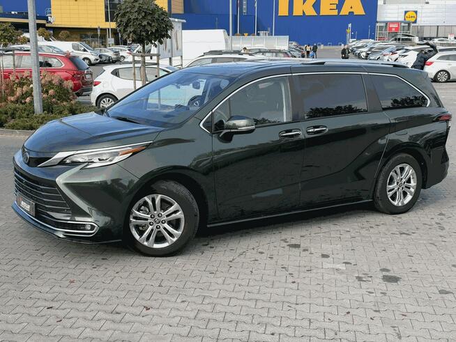 Toyota Sienna 2024