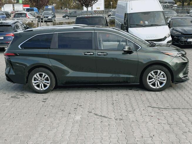 Toyota Sienna 2024