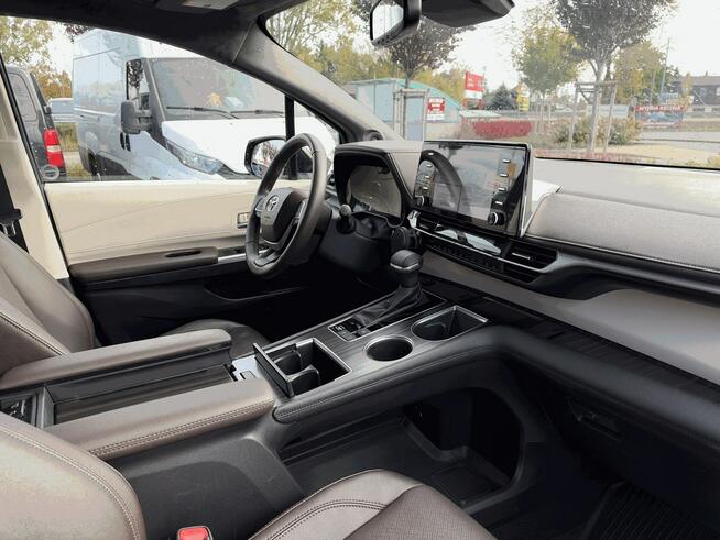 Toyota Sienna 2024