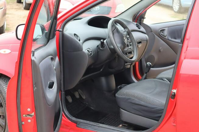 Toyota Yaris 2004